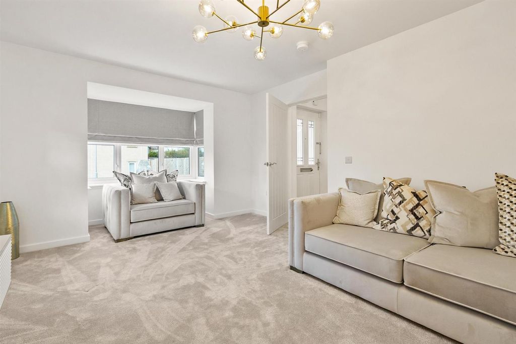 Property photo 3 of 30