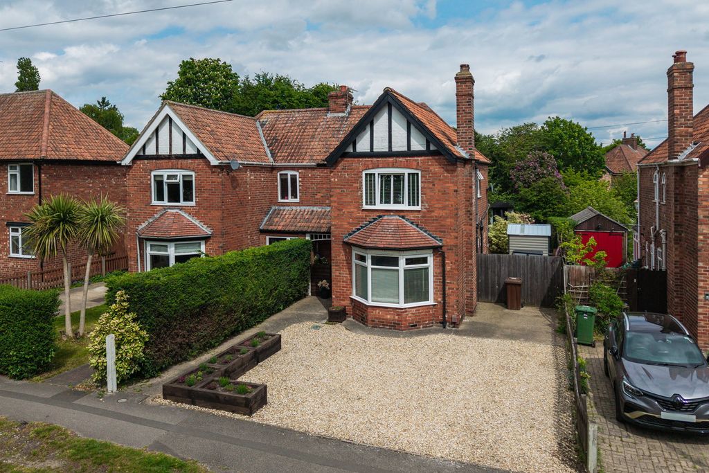 Property photo 1 of 34