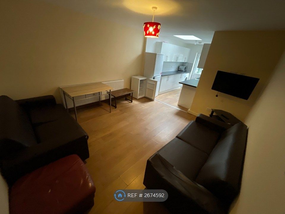 Property photo 2 of 9