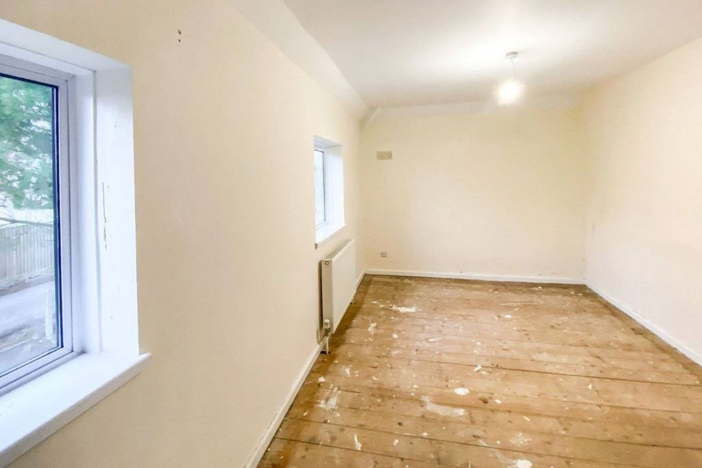 Property photo 3 of 4