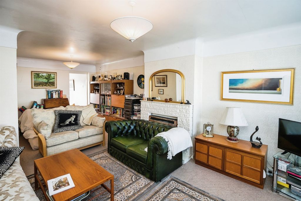 Property photo 2 of 14