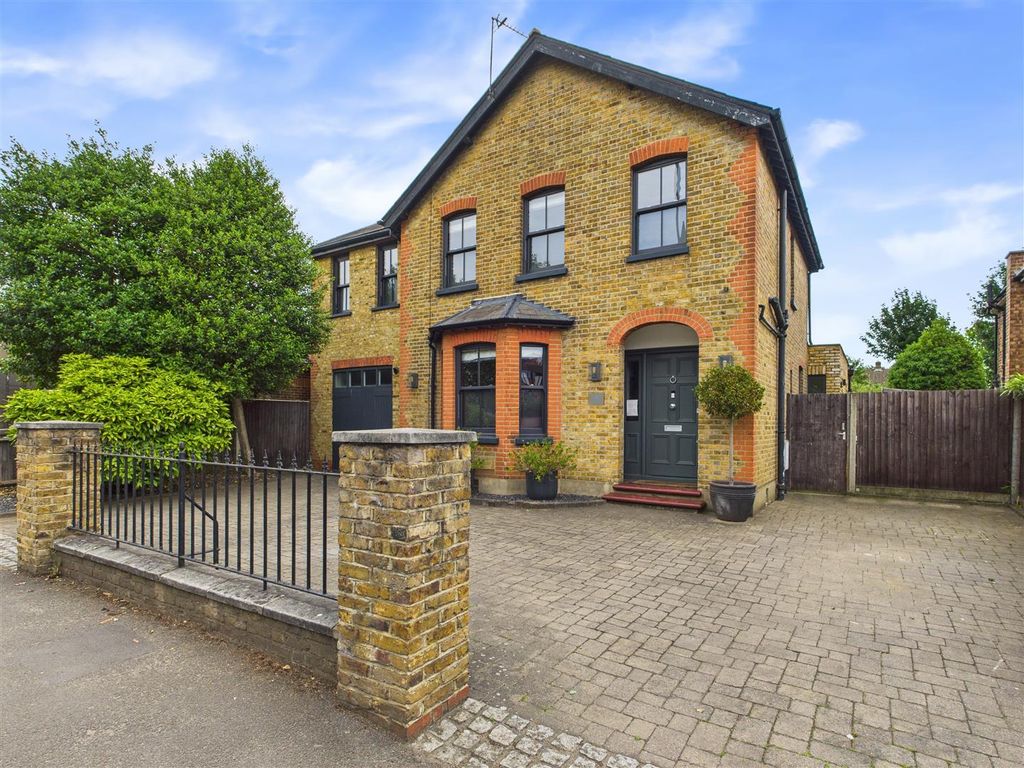 Property photo 1 of 25
