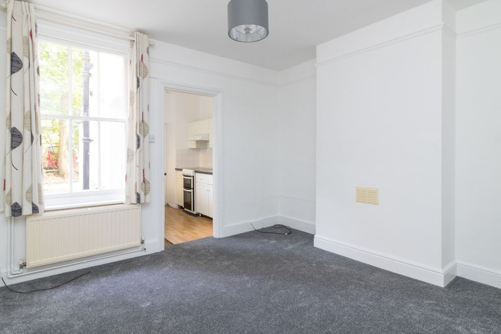 Property photo 2 of 9 5012048