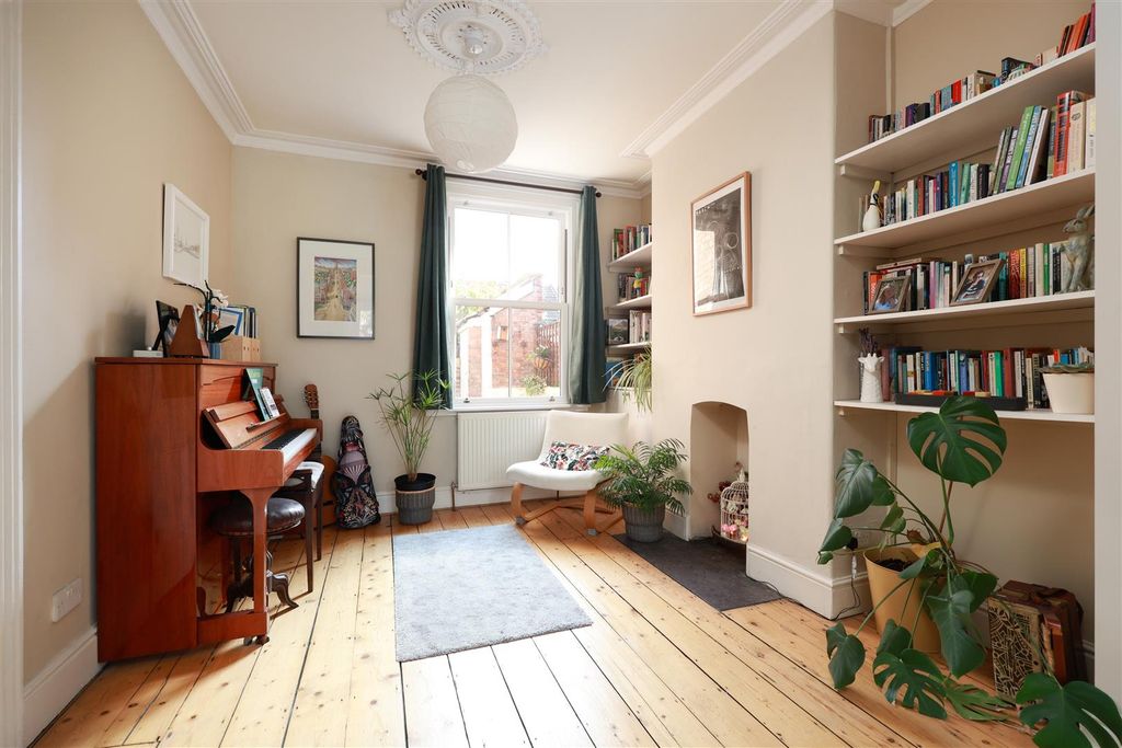 Property photo 3 of 18