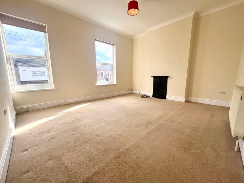 Property photo 2 of 6 Lounge