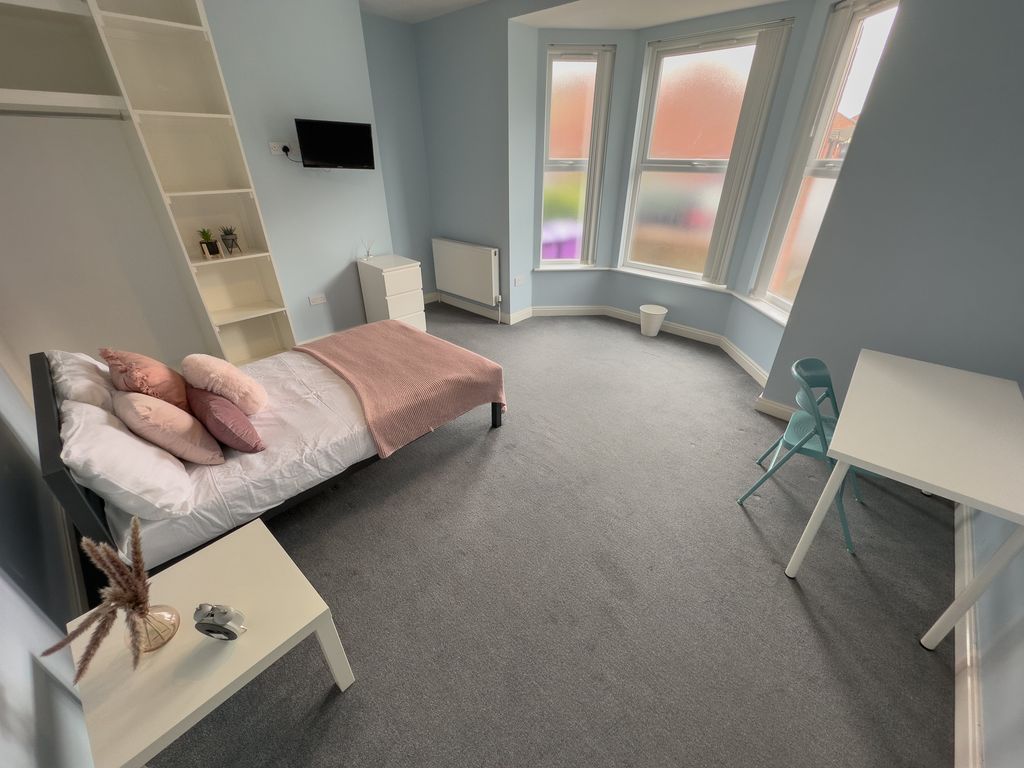 Property photo 1 of 17 2