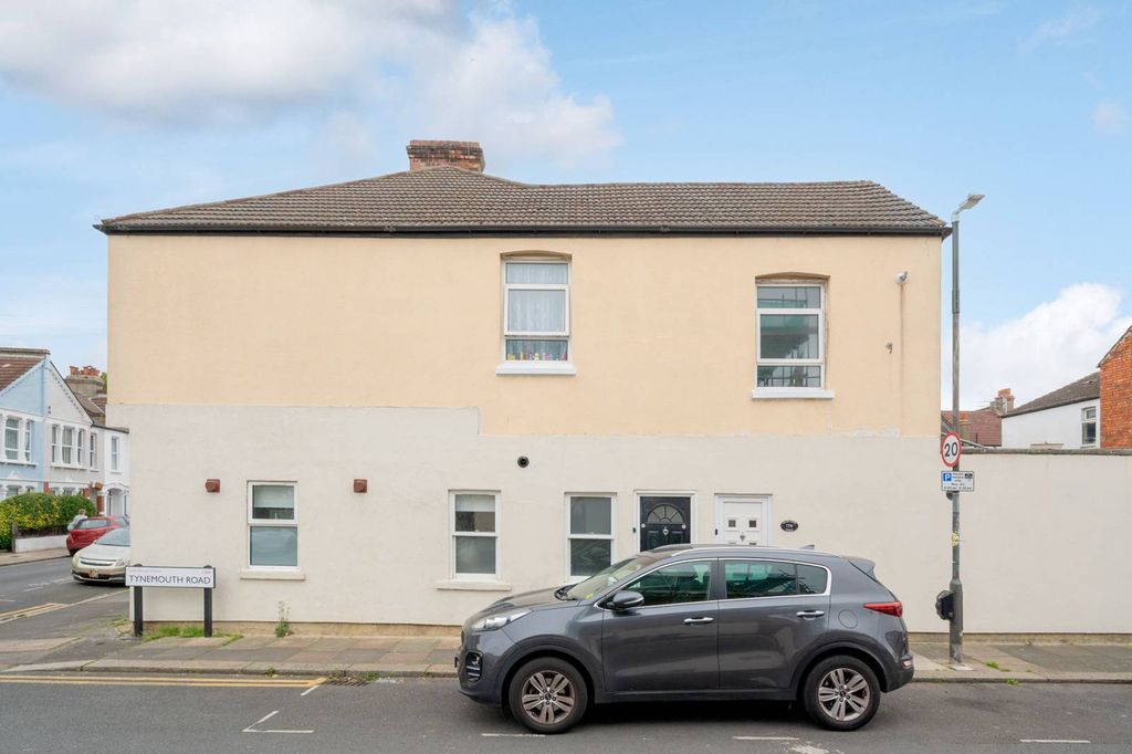 Property photo 1 of 9