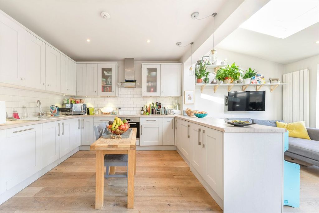 Property photo 3 of 7