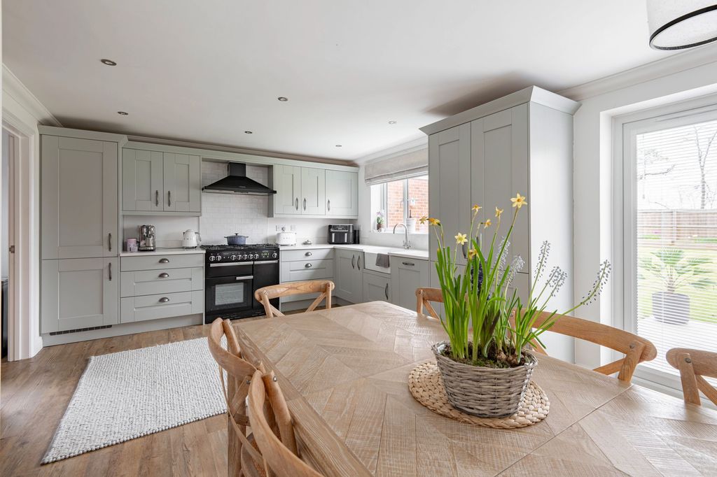 Property photo 3 of 24