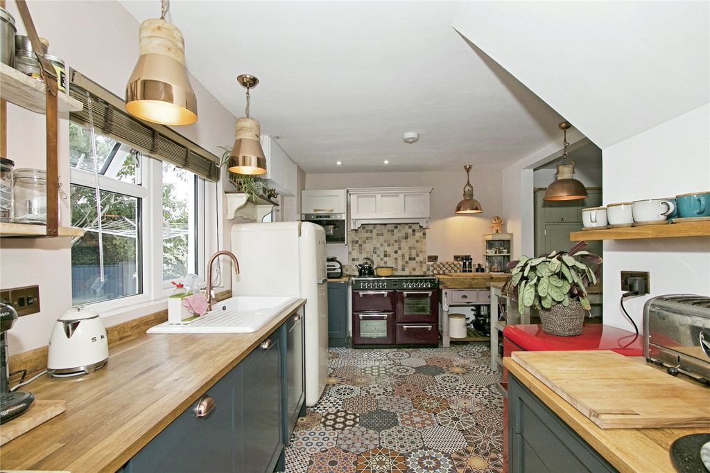 Property photo 3 of 16 Picture No. 02