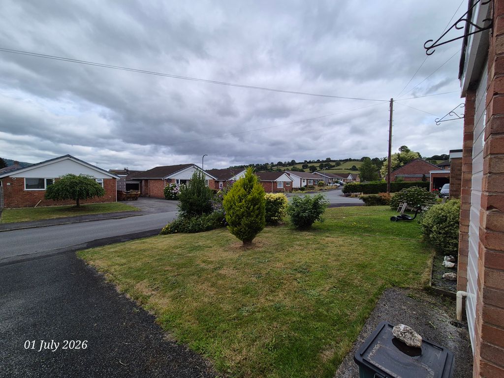 Property photo 2 of 49