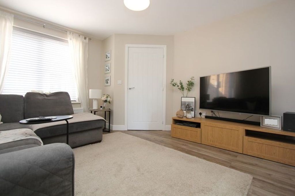 Property photo 2 of 24