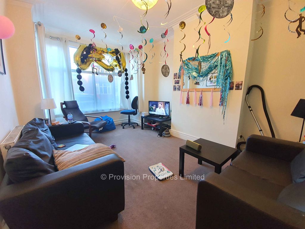 Property photo 1 of 10 Photo