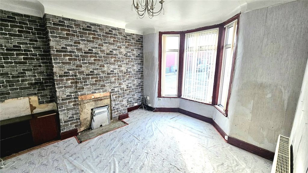 Property photo 3 of 11 Picture No. 13