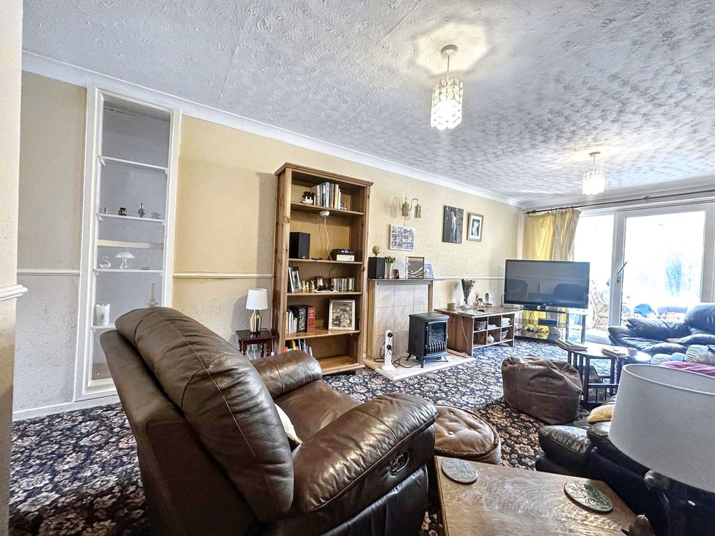 Property photo 3 of 21