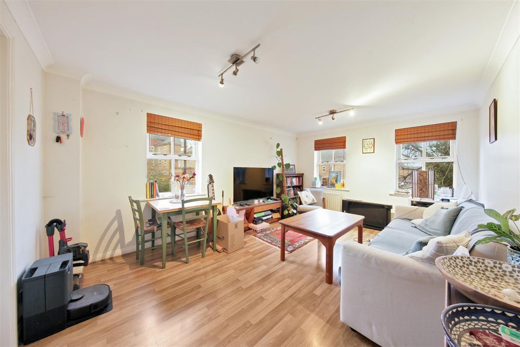 Property photo 1 of 11 Flat 6, 2 Highfield Close - Fdwlqh8H3Yx5Sjouch9i.J