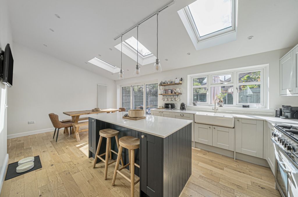 Property photo 3 of 24 1350605-6-68c1945dcc131