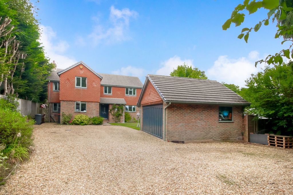 Property photo 1 of 32