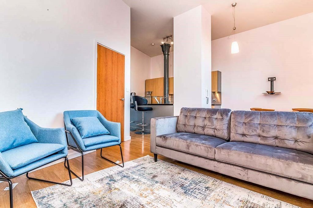 Property photo 2 of 10 Photo