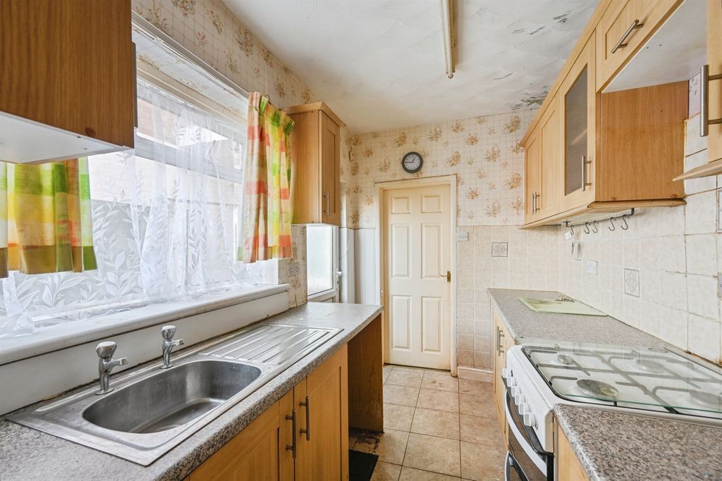 Property photo 3 of 17