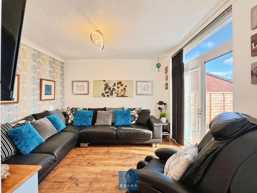 Property photo 3 of 15 Pbox-Img.Png