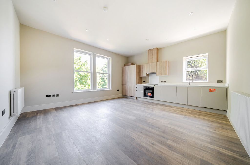Property photo 3 of 10 9-6A565448780c0-1...