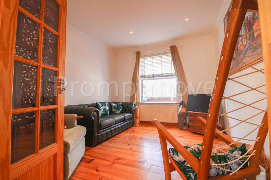 Property photo 3 of 19 Na