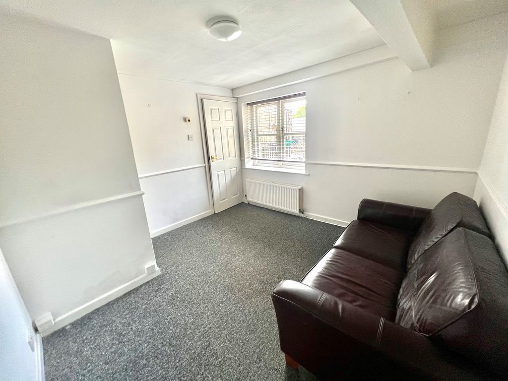 Property photo 3 of 5 Image