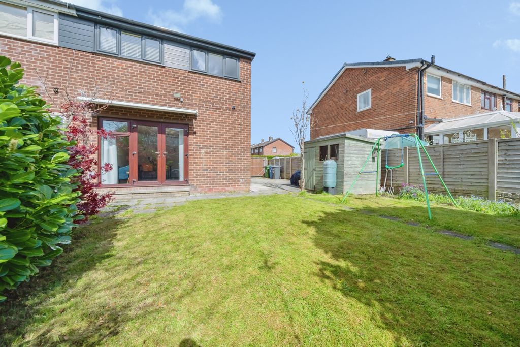 Property photo 3 of 21 3. Rear Aspect