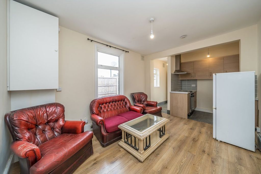 Property photo 2 of 6