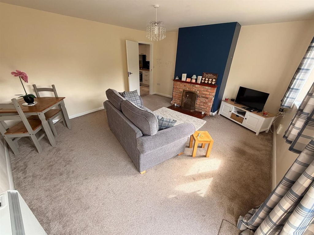 Property photo 3 of 7 1184F0c1-0A95-41Af-8835-8F2104A03355.Jpg