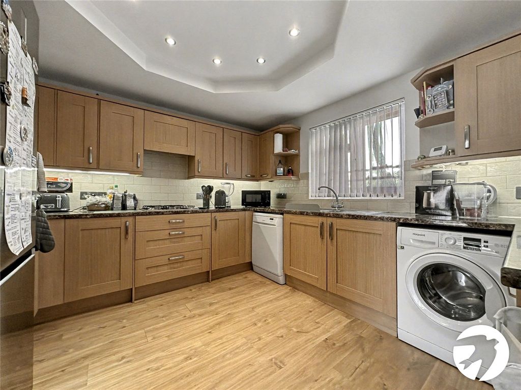 Property photo 2 of 12 Kitchen