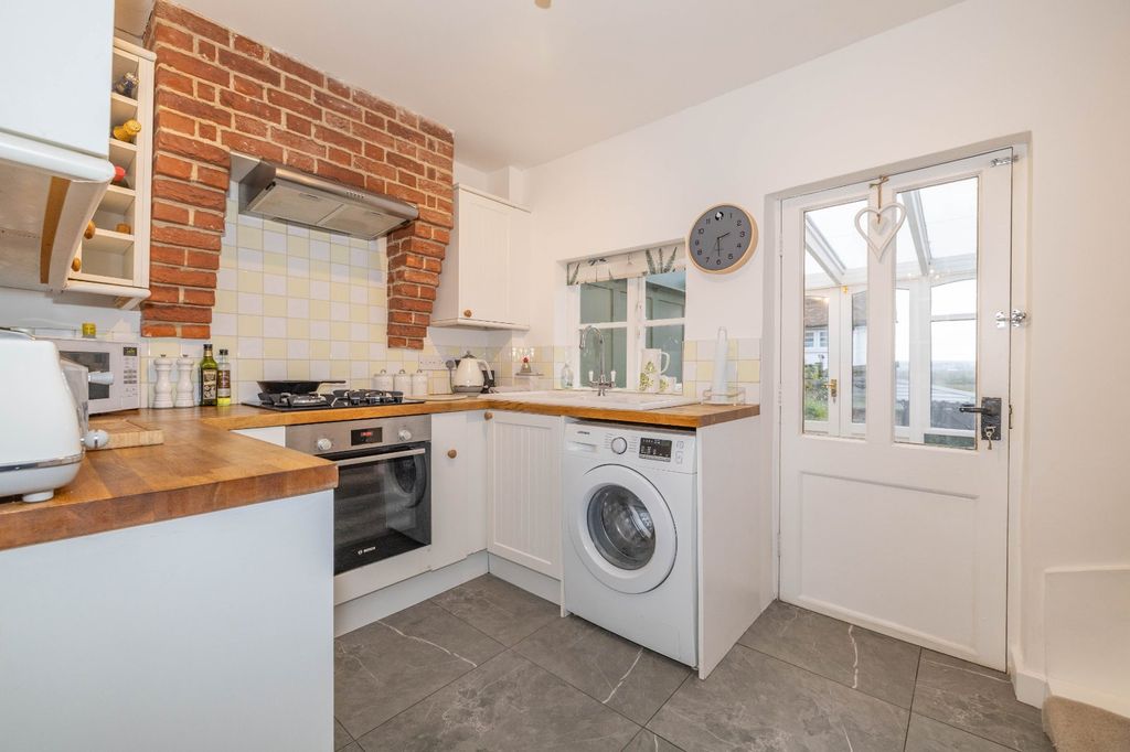 Property photo 3 of 12 Picture 3