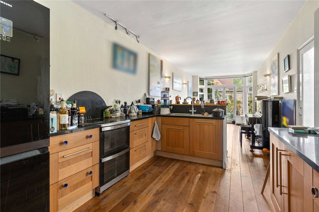Property photo 3 of 11 Picture No. 15