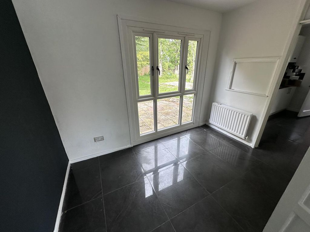 Property photo 2 of 9 Dining Room