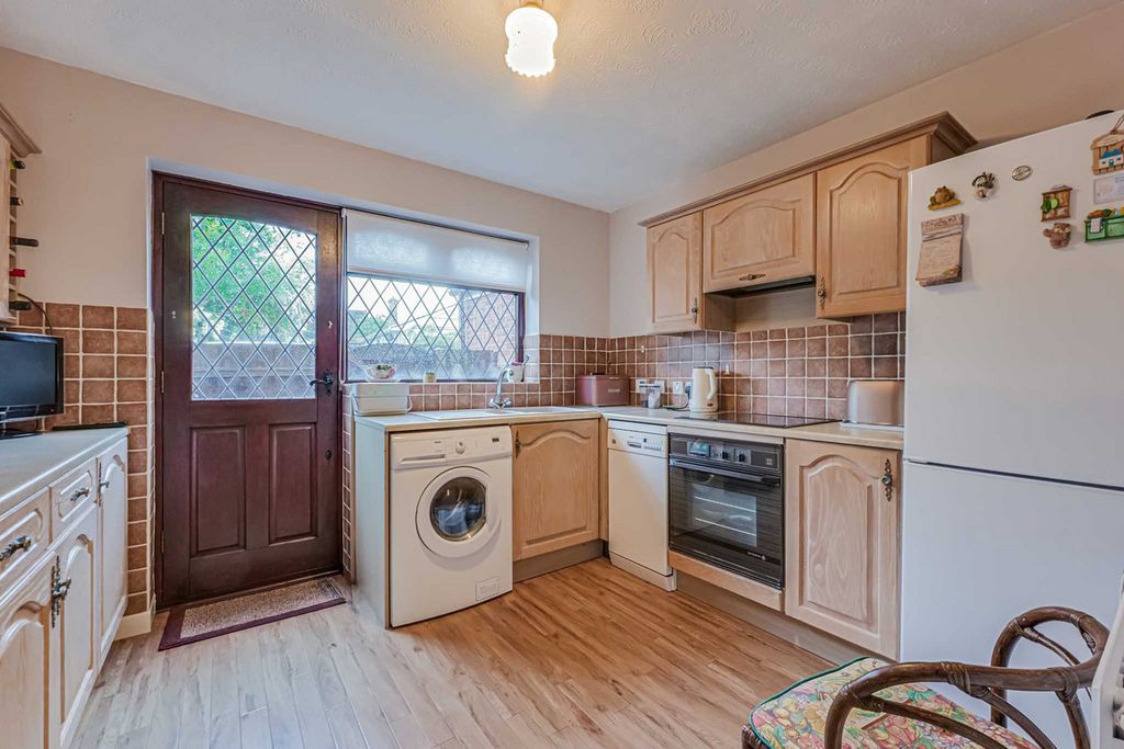 Property photo 3 of 25