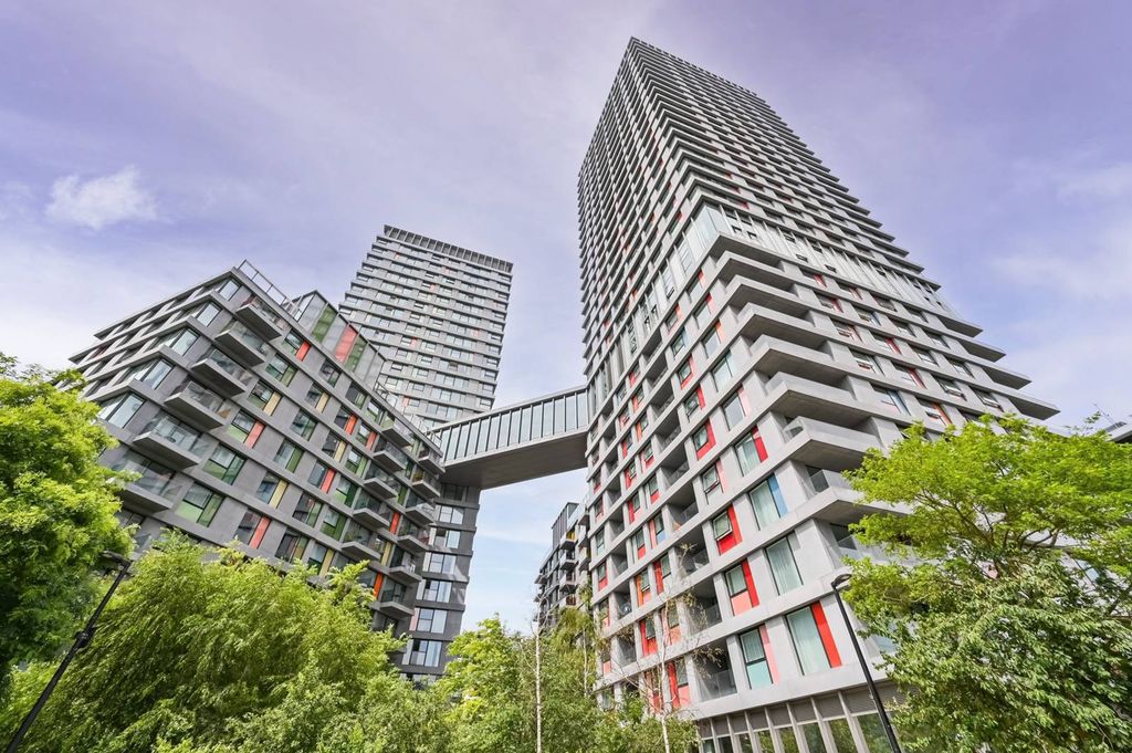 Property photo 2 of 33