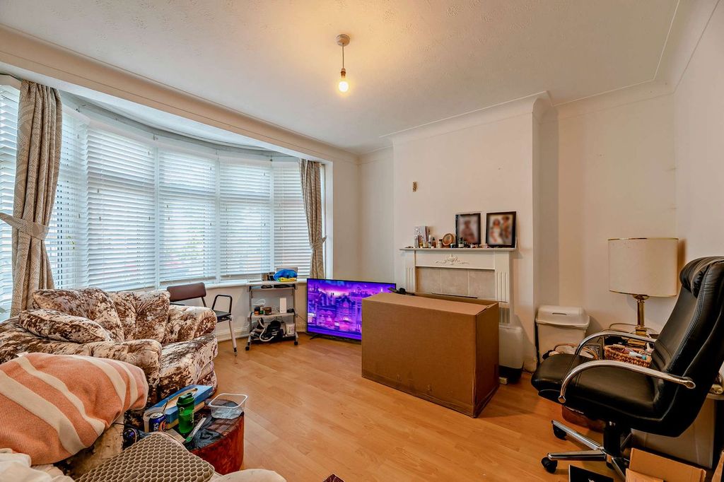 Property photo 2 of 20