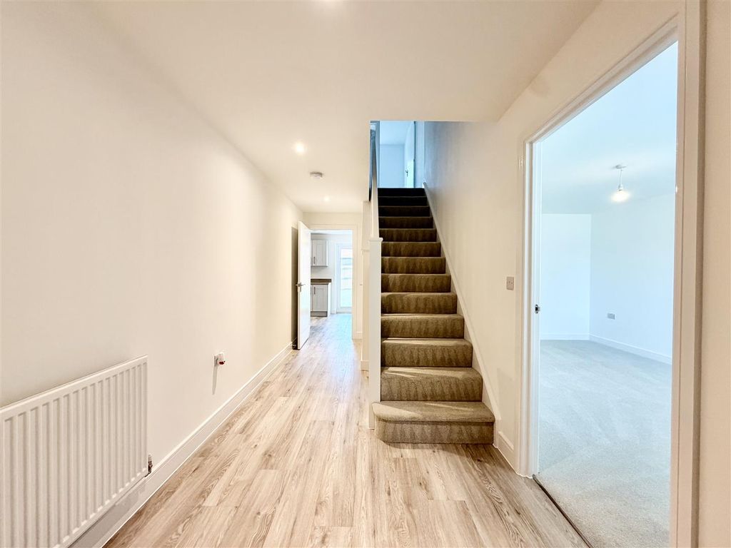 Property photo 3 of 18 3