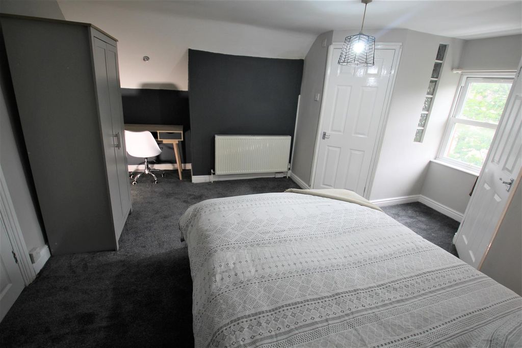 Property photo 3 of 14 Img_2428.Jpg