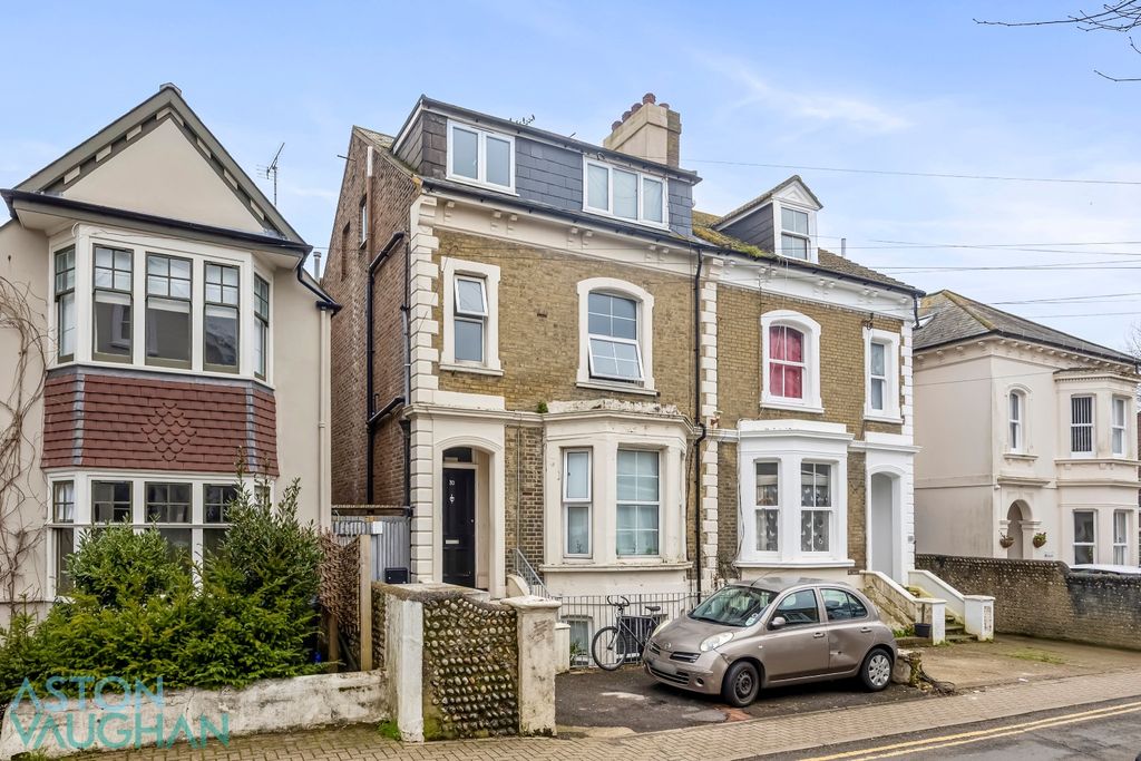 Property photo 1 of 9 4617550