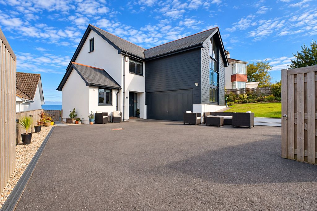 Property photo 2 of 45 Picture No. 53
