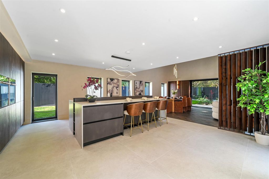 Property photo 2 of 38 Pt-Sheri-Westglebe-38.Jpg