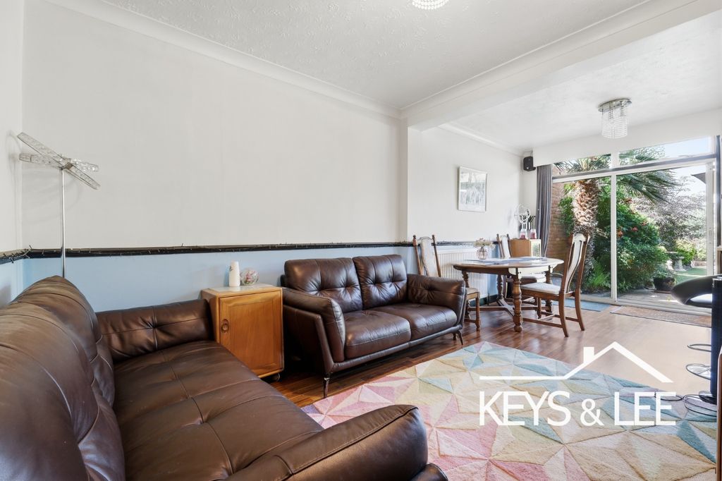 Property photo 2 of 17 5301193