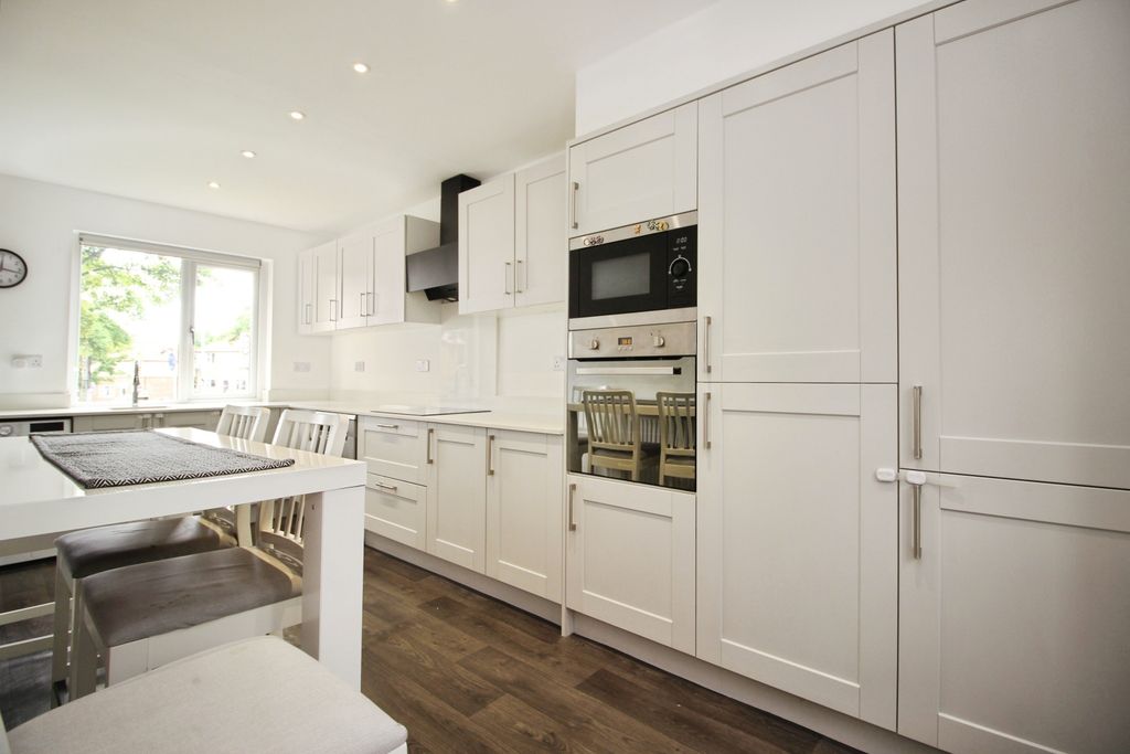 Property photo 2 of 15 Kitchen