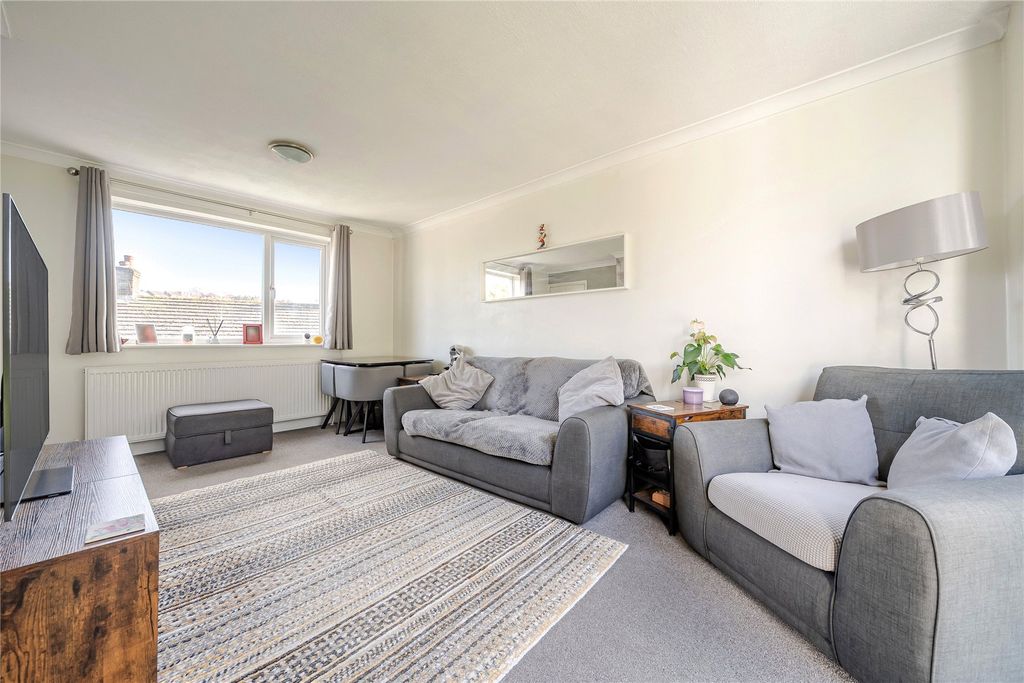 Property photo 2 of 19 Picture No. 14