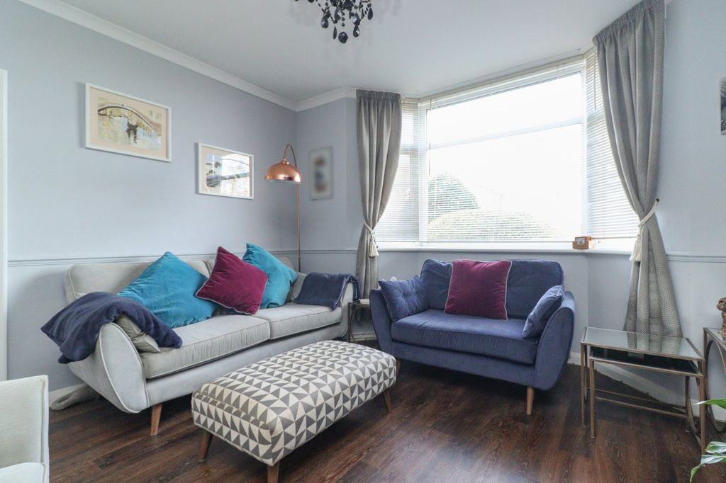 Property photo 3 of 18 Picture 3