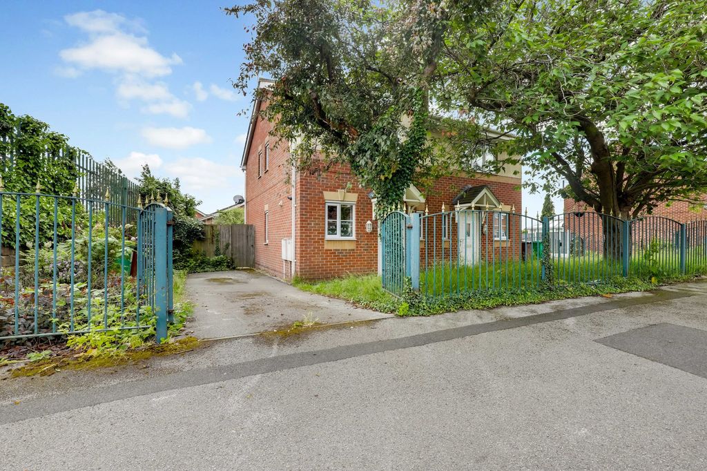 Property photo 1 of 16