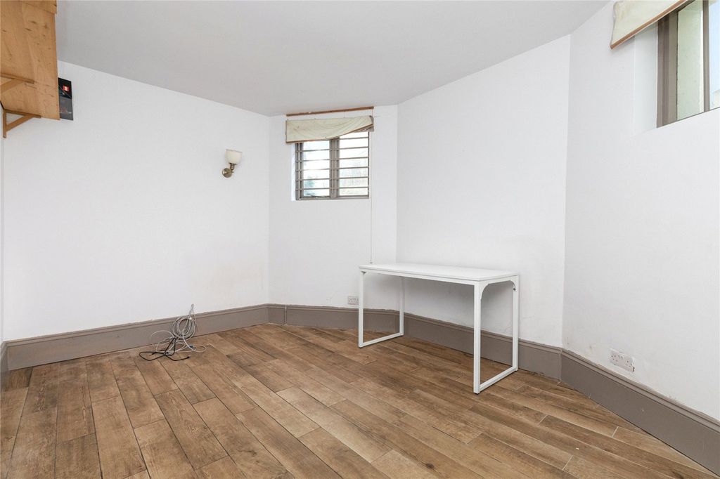 Additional image 10 of 6 bed end terrace house for salePark Crescent, Brighton, East Sussex BN2