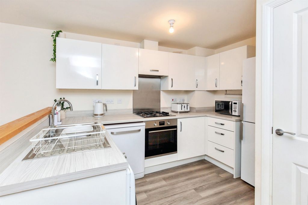 Property photo 3 of 16